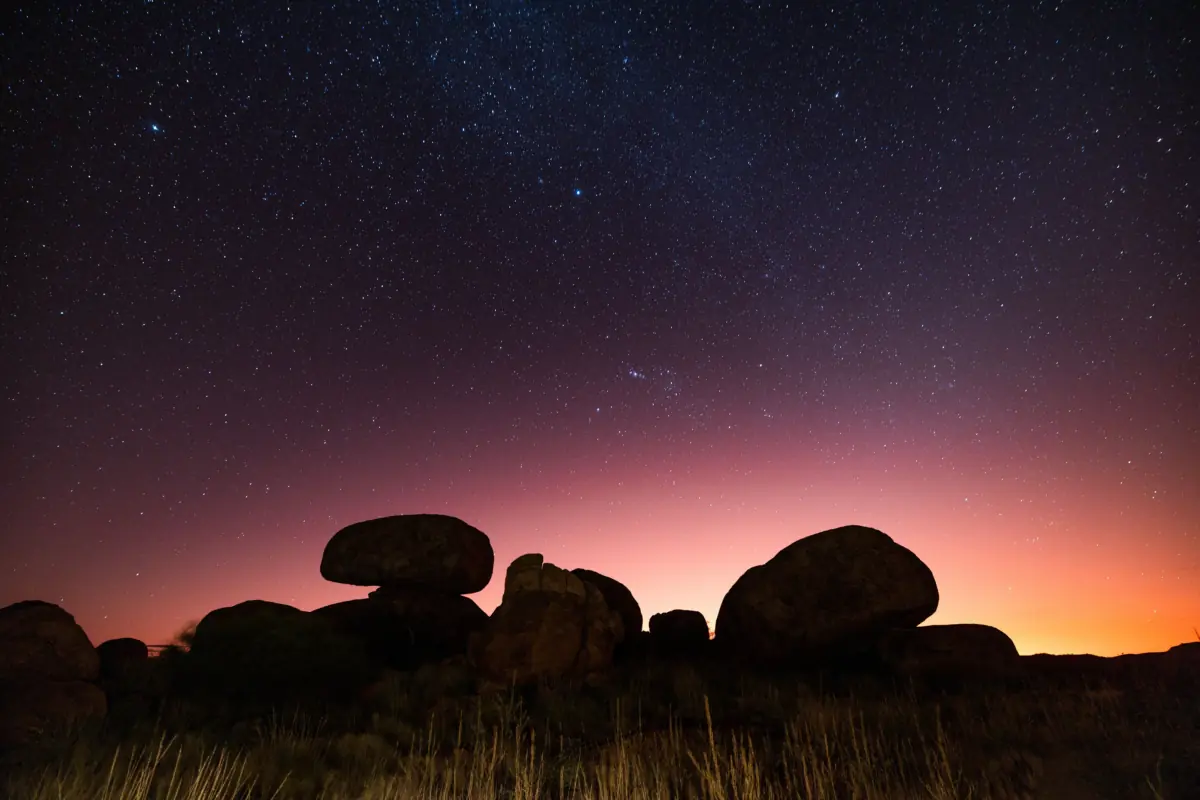Karlu Karlu/Devils Marbles at night